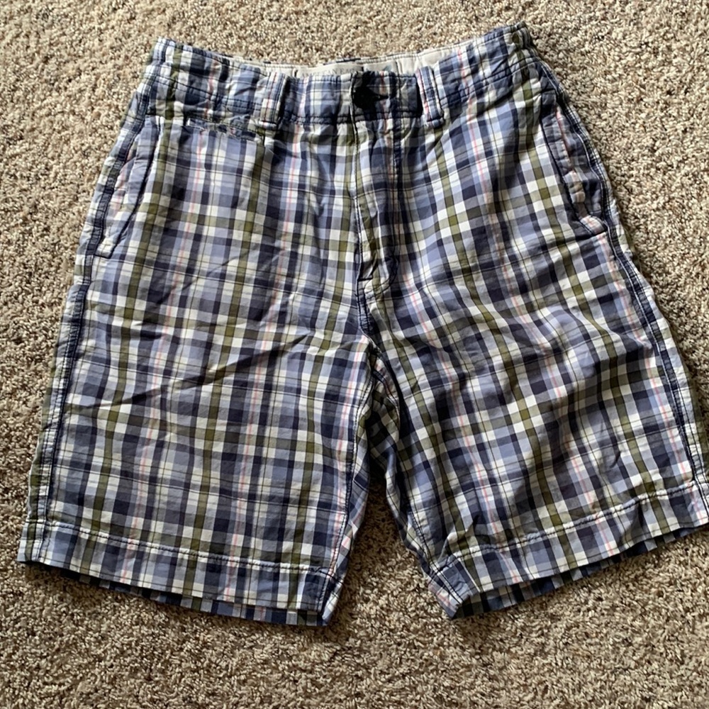 Men’s American Eagle plaid shorts